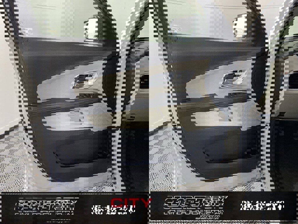 Used 2015 Chevrolet Equinox LS image 12