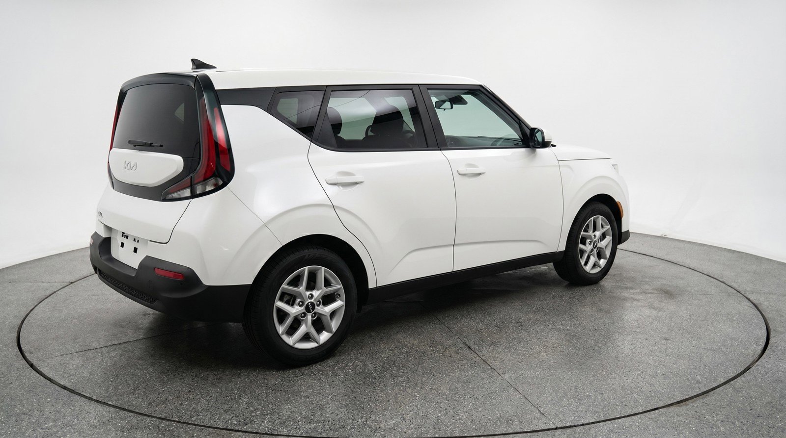 Used 2025 Kia Soul LX w/ LX Technology Package FWD image 9