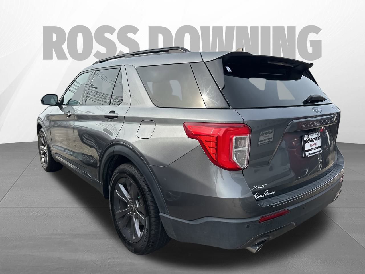 Used 2022 Ford Explorer XLT w/ Equipment Group 202A image 5