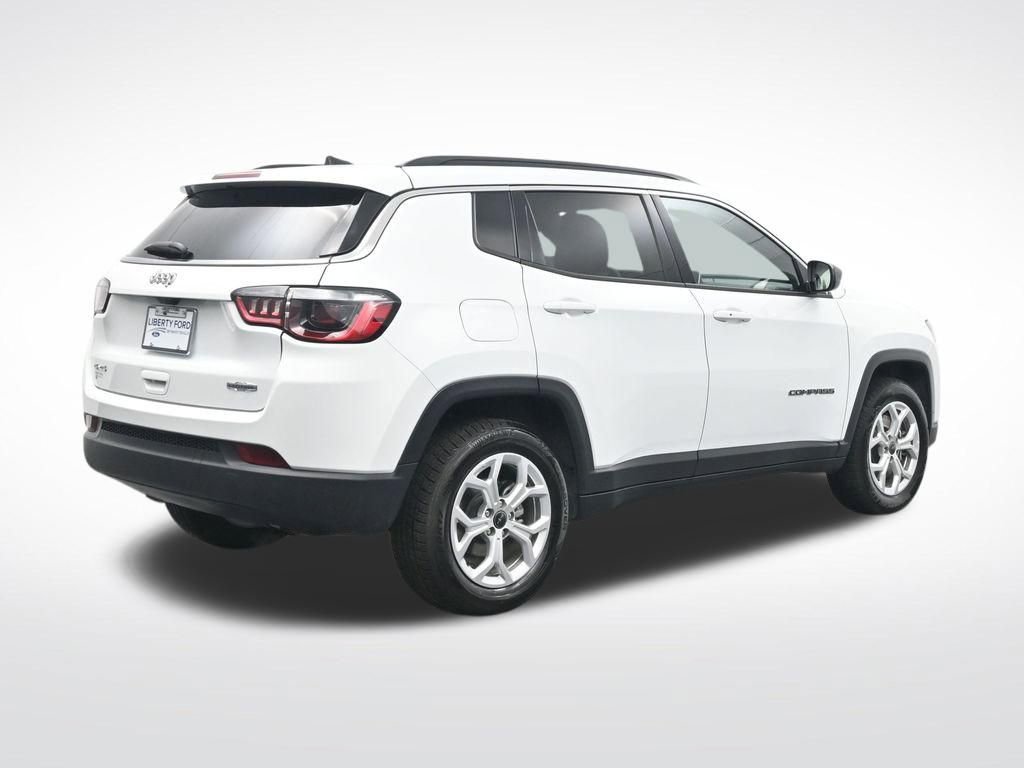 Used 2025 Jeep Compass Latitude image 6