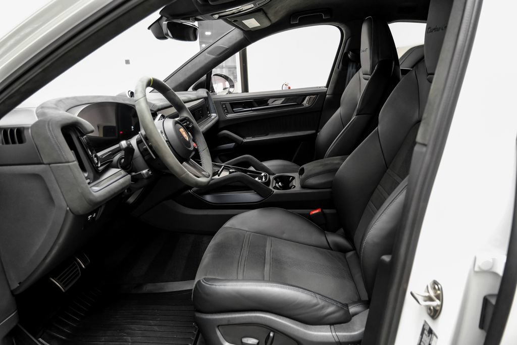 Used 2025 Porsche Cayenne Turbo GT AWD/4WD image 6