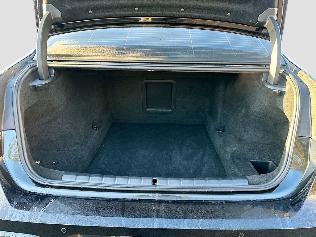 Used 2023 BMW 760i xDrive image 27