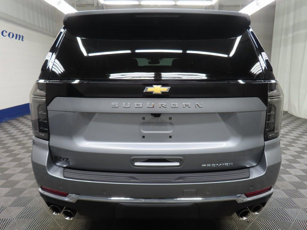 Used 2025 Chevrolet Suburban Premier image 38