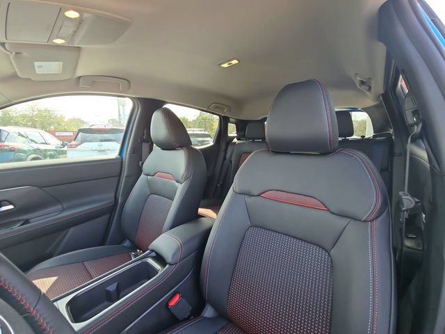 New 2026 Nissan Kicks SR w/ SR Premium Package FWD image 11