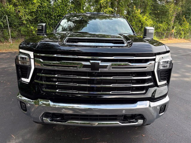 Used 2024 Chevrolet Silverado 2500 LTZ w/ LTZ Premium Package AWD/4WD image 8