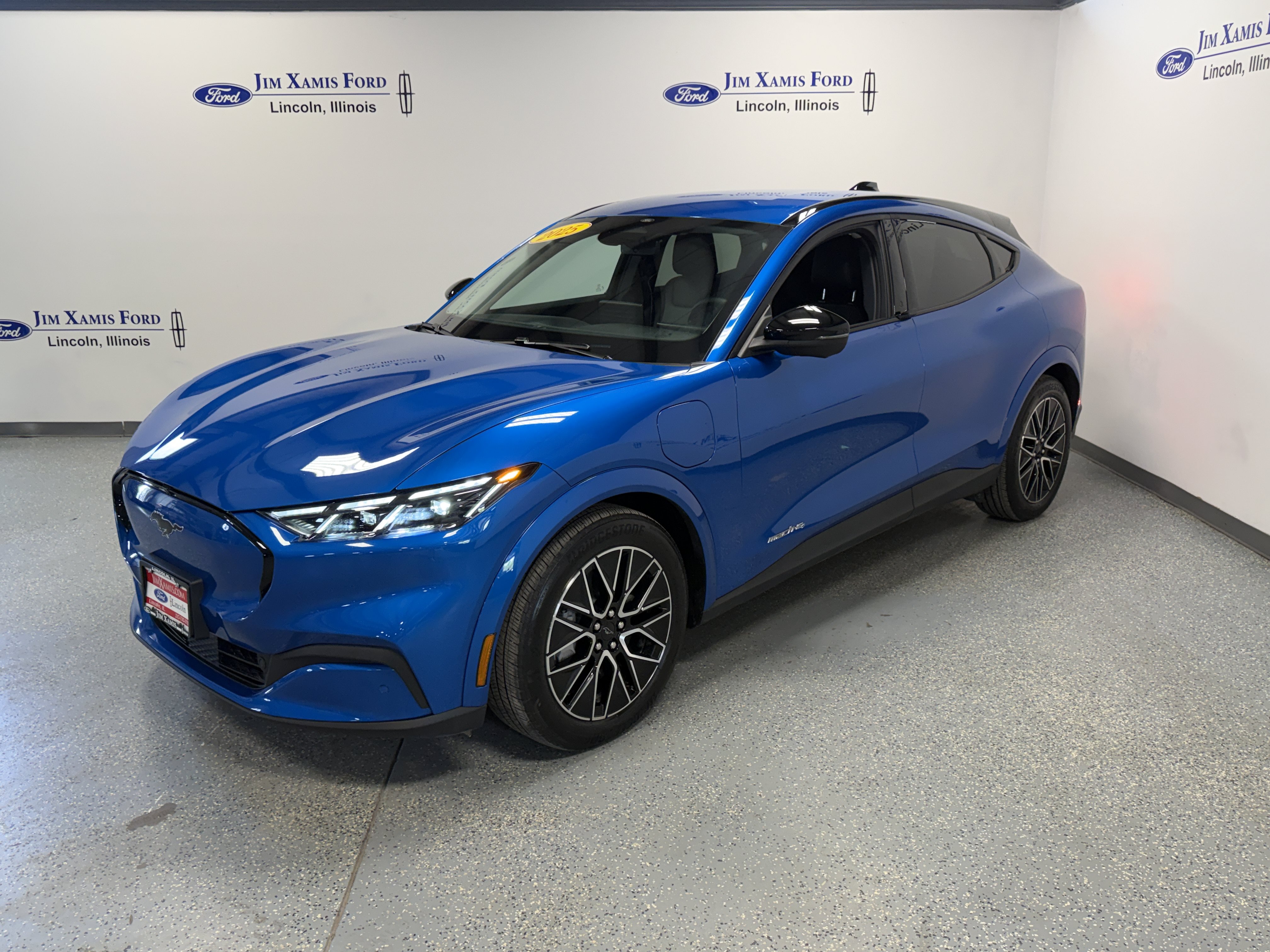 Used 2025 Ford Mustang Mach-E Premium AWD/4WD image 3