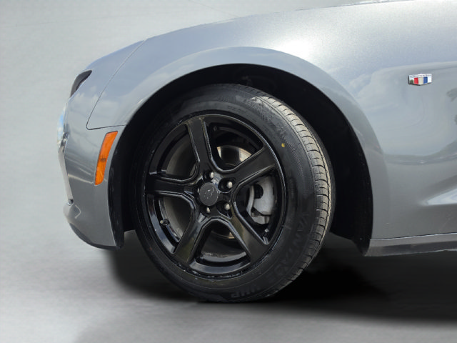 Used 2021 Chevrolet Camaro LT w/ Technology Package RWD image 41