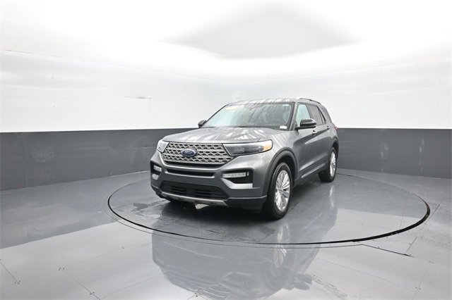 Certified 2022 Ford Explorer Limited w/ Limited Technology Package image 3