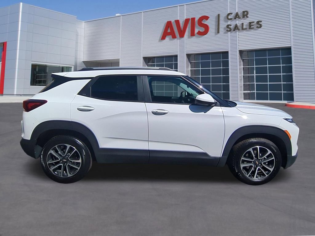Used 2025 Chevrolet TrailBlazer LT FWD image 5
