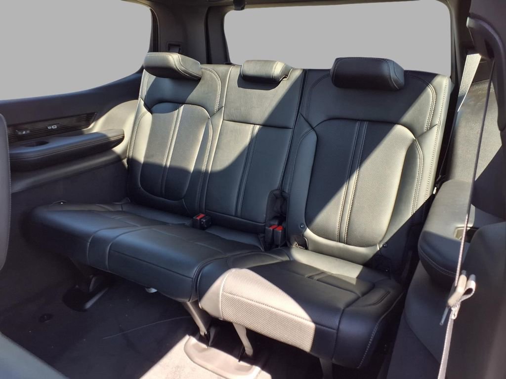 New 2026 Jeep Grand Wagoneer Summit AWD/4WD image 25