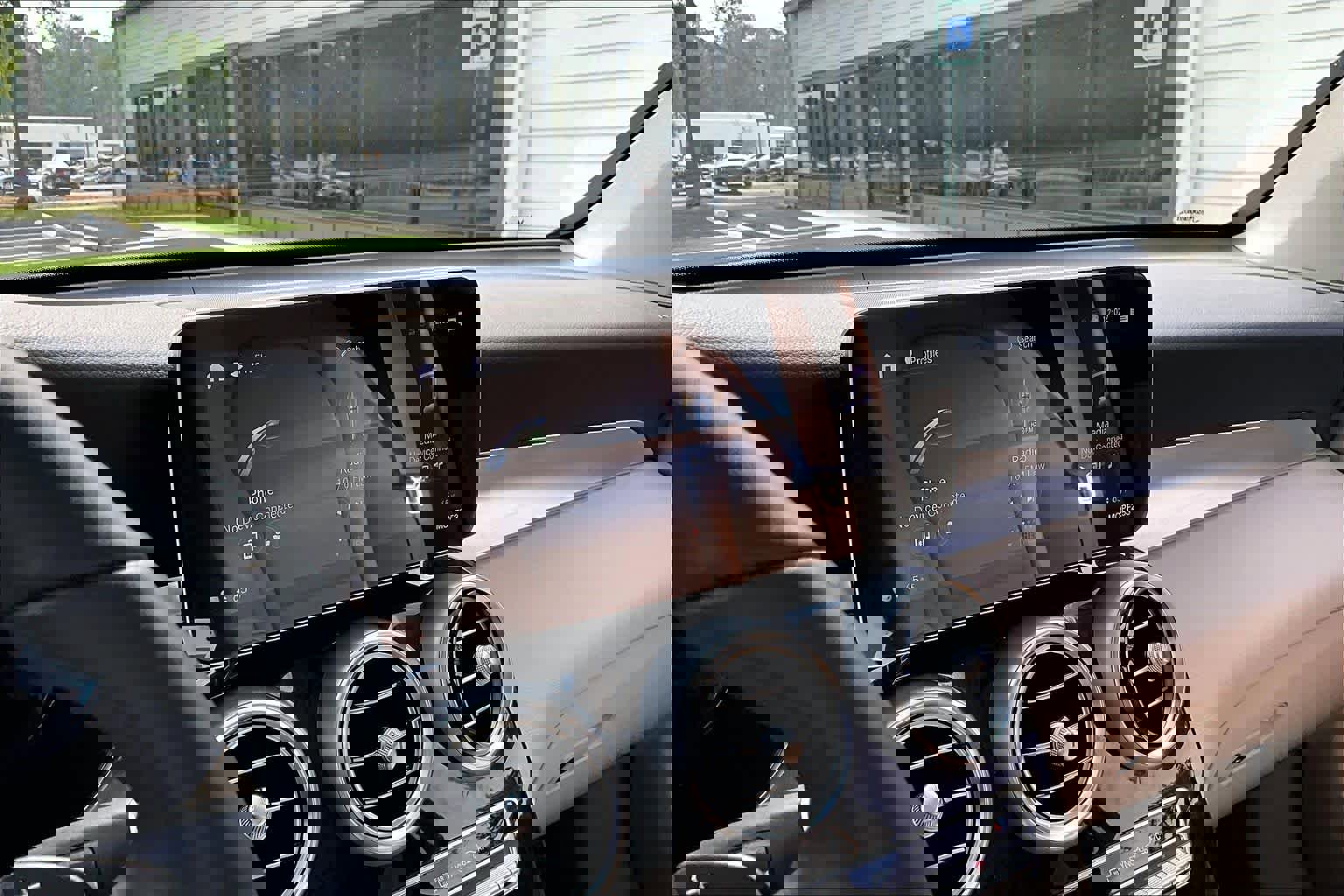 Used 2022 Mercedes-Benz GLC 300 image 34