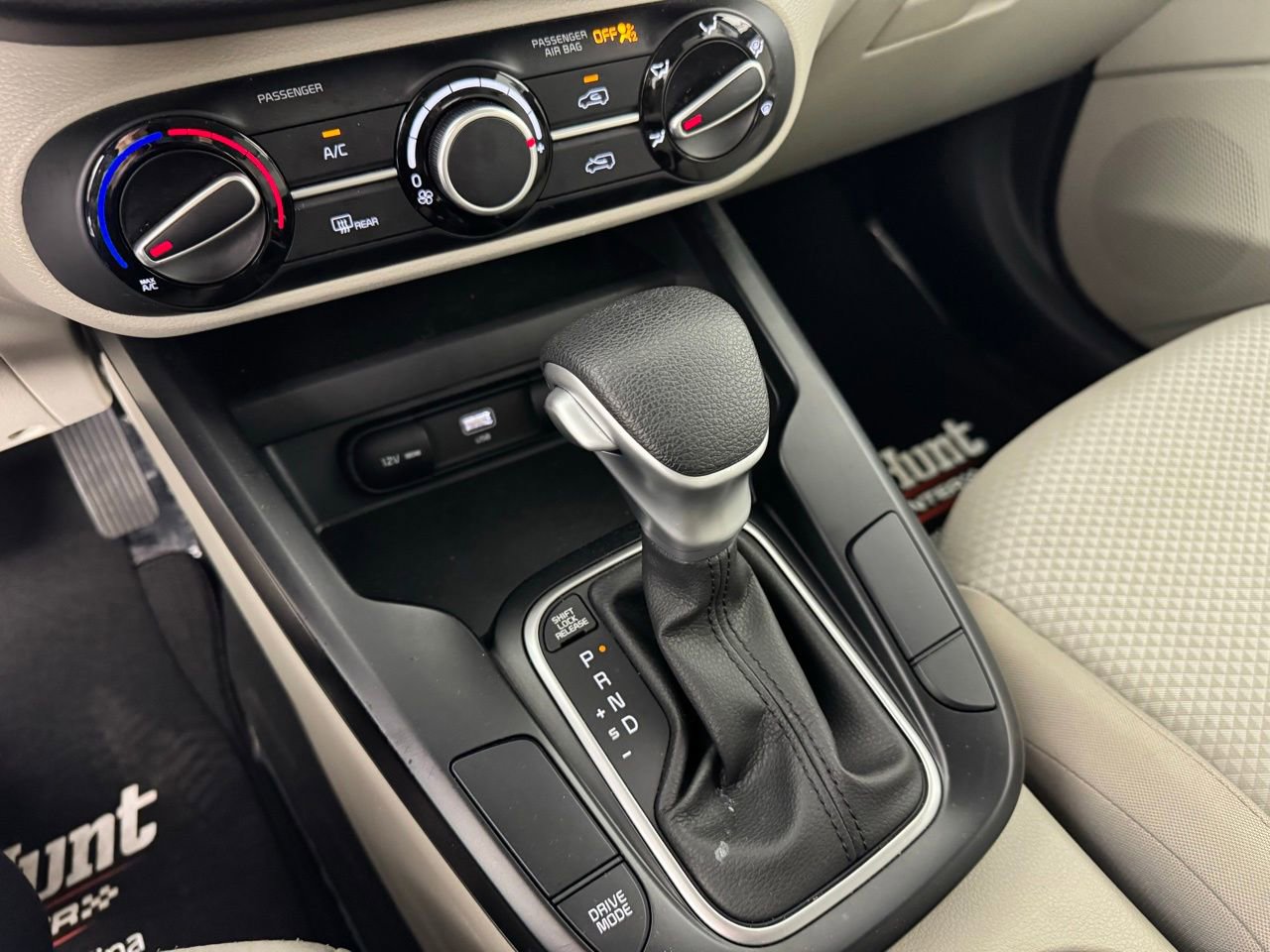 Used 2025 Kia Soul LX image 18