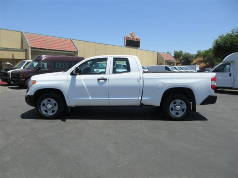 Used 2016 Toyota Tundra SR w/ Tow Package RWD image 5
