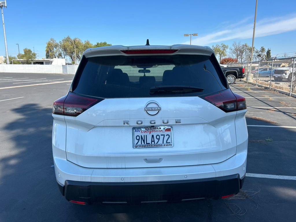 Used 2024 Nissan Rogue S image 6