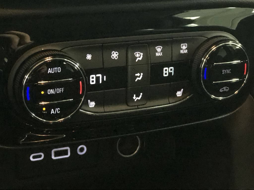 Used 2020 Buick Encore GX Select FWD image 18
