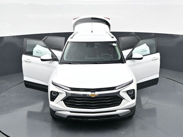 Used 2025 Chevrolet TrailBlazer LT w/ Driver Confidence Package AWD/4WD image 43