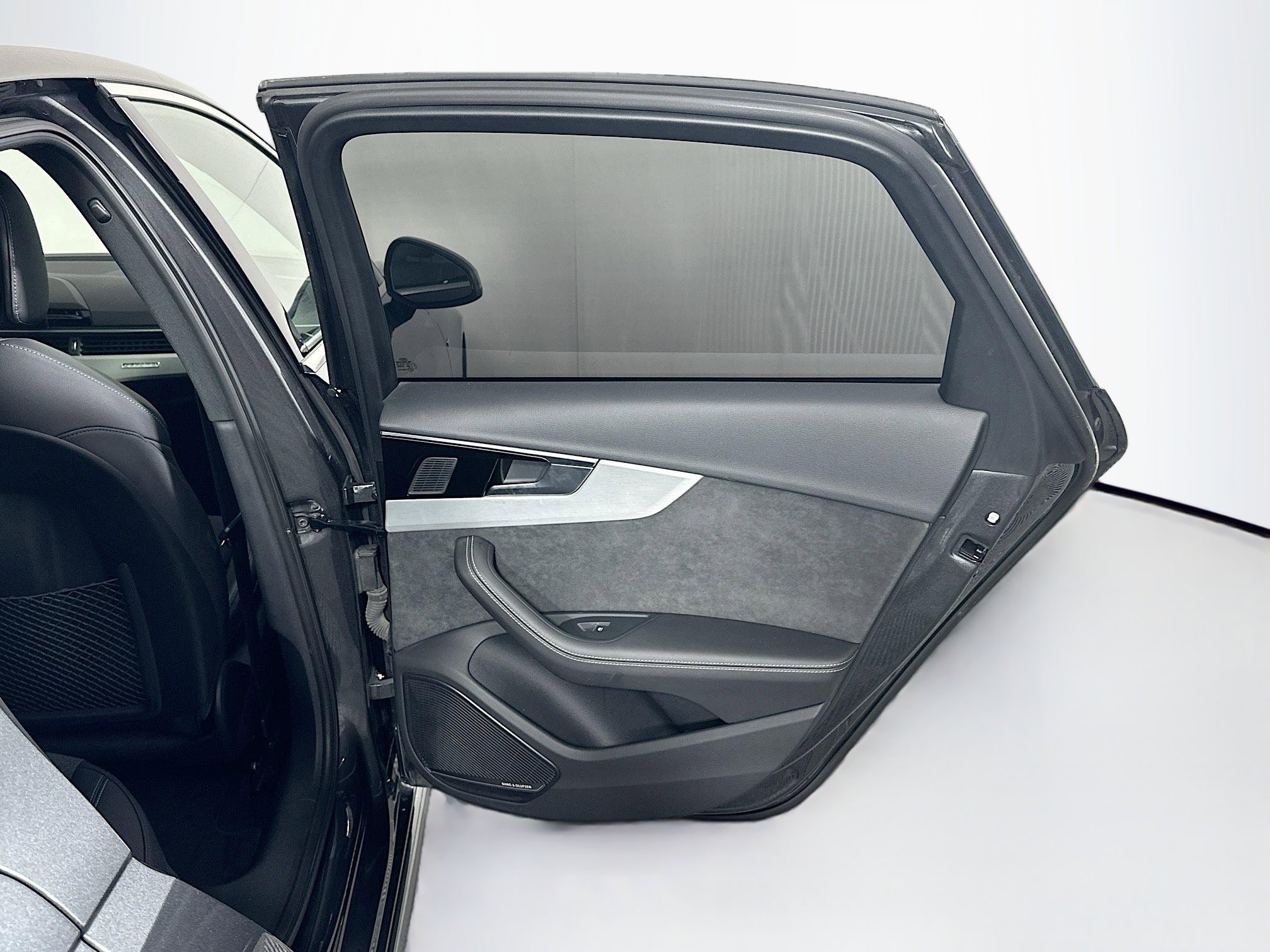 Used 2022 Audi A4 2.0T Premium Plus w/ Premium Plus Package AWD/4WD image 31