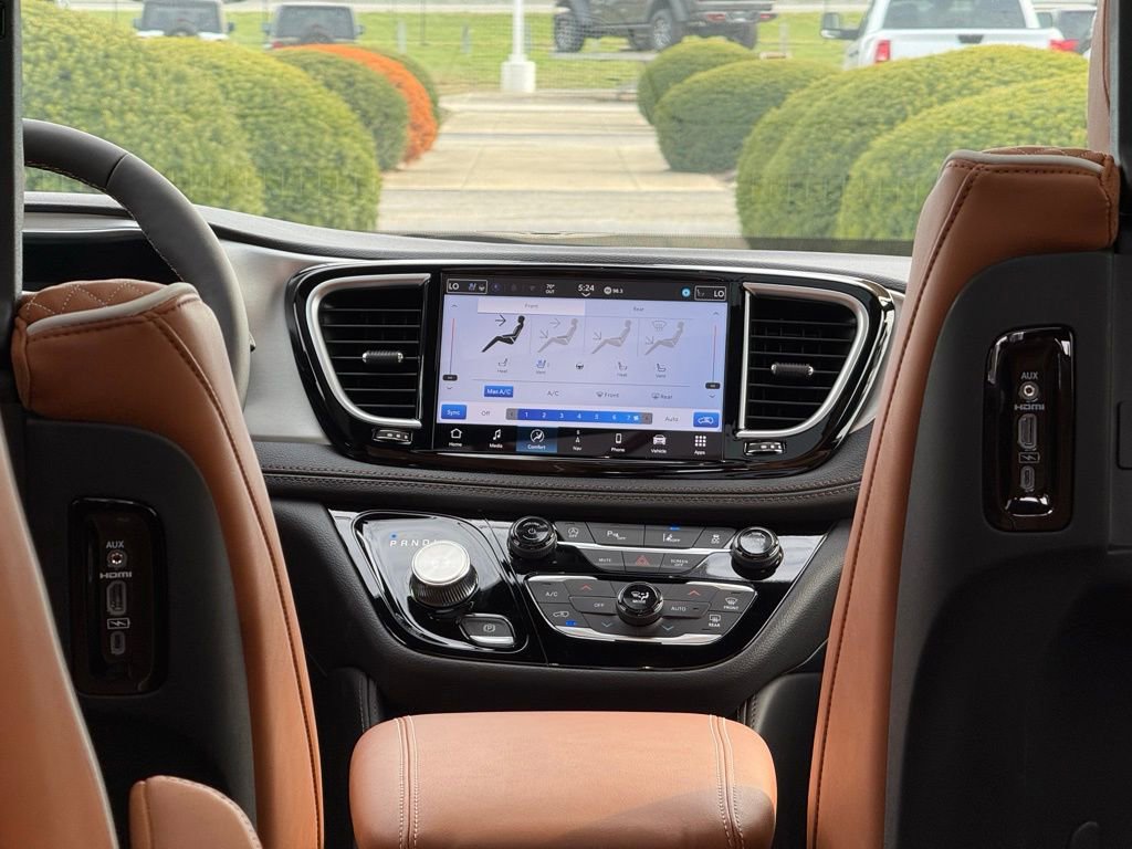 New 2026 Chrysler Pacifica Pinnacle image 53