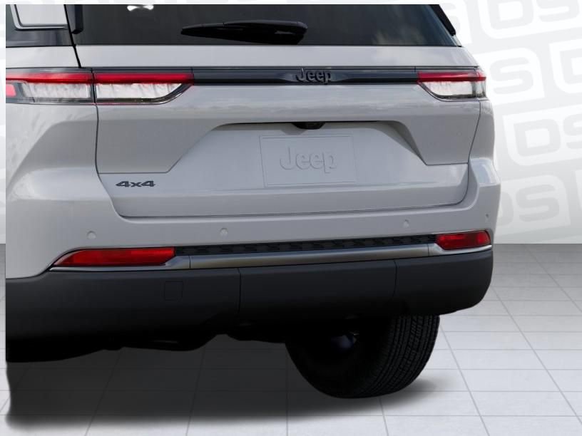 New 2026 Jeep Grand Cherokee Altitude image 13