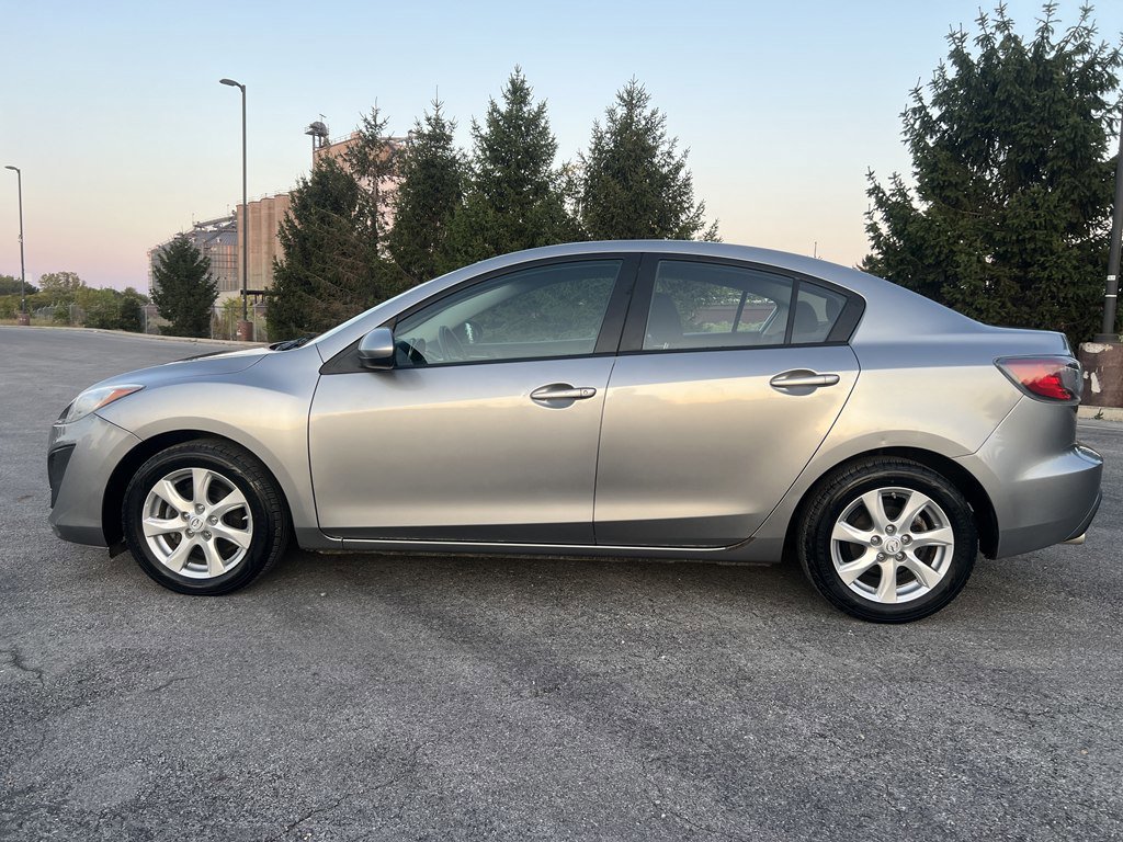 Used 2010 MAZDA MAZDA3 i Touring image 2