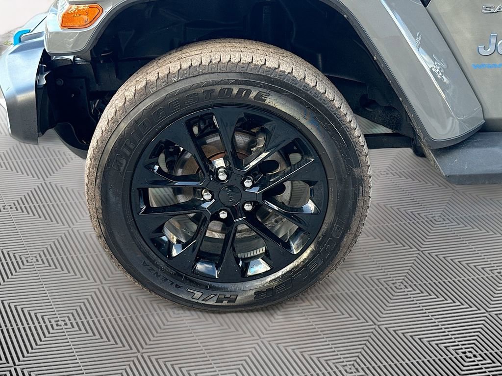 Used 2023 Jeep Wrangler Unlimited Sahara w/ Cold Weather Group image 34