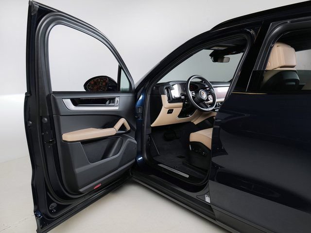 New 2026 Porsche Cayenne AWD/4WD image 27