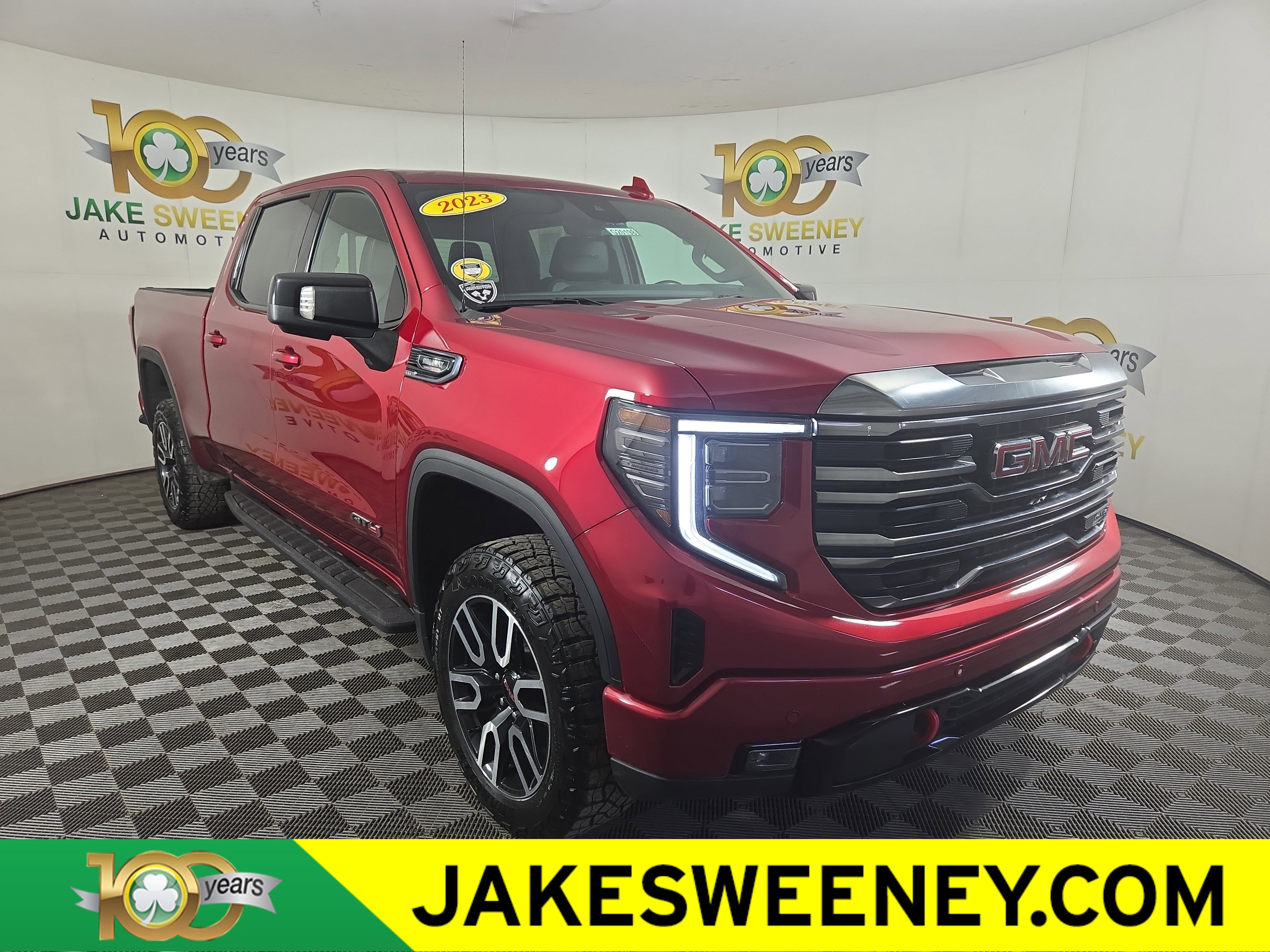 Certified 2023 GMC Sierra 1500 AT4 w/ Technology Package AWD/4WD image 1