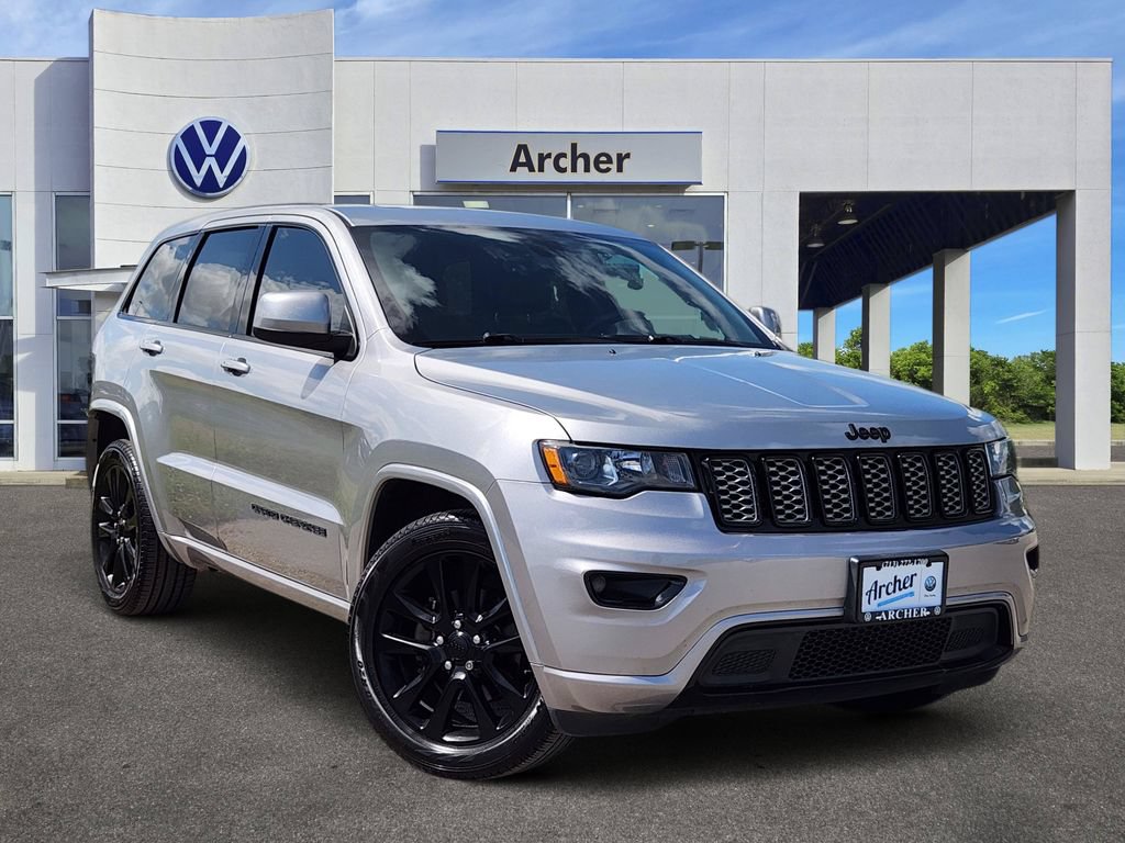 Used 2017 Jeep Grand Cherokee Altitude RWD video 1