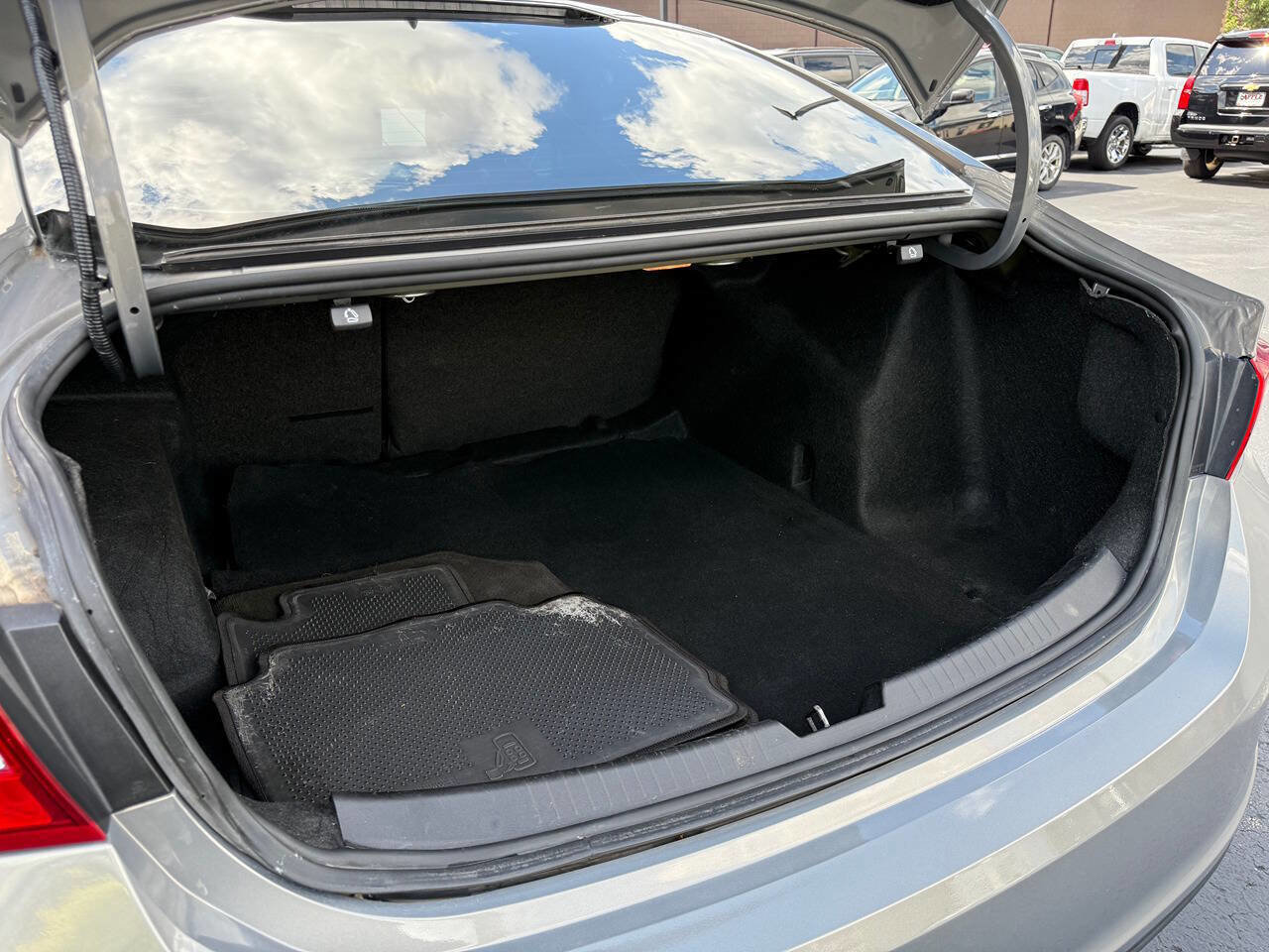 Used 2018 Chevrolet Malibu LT image 21