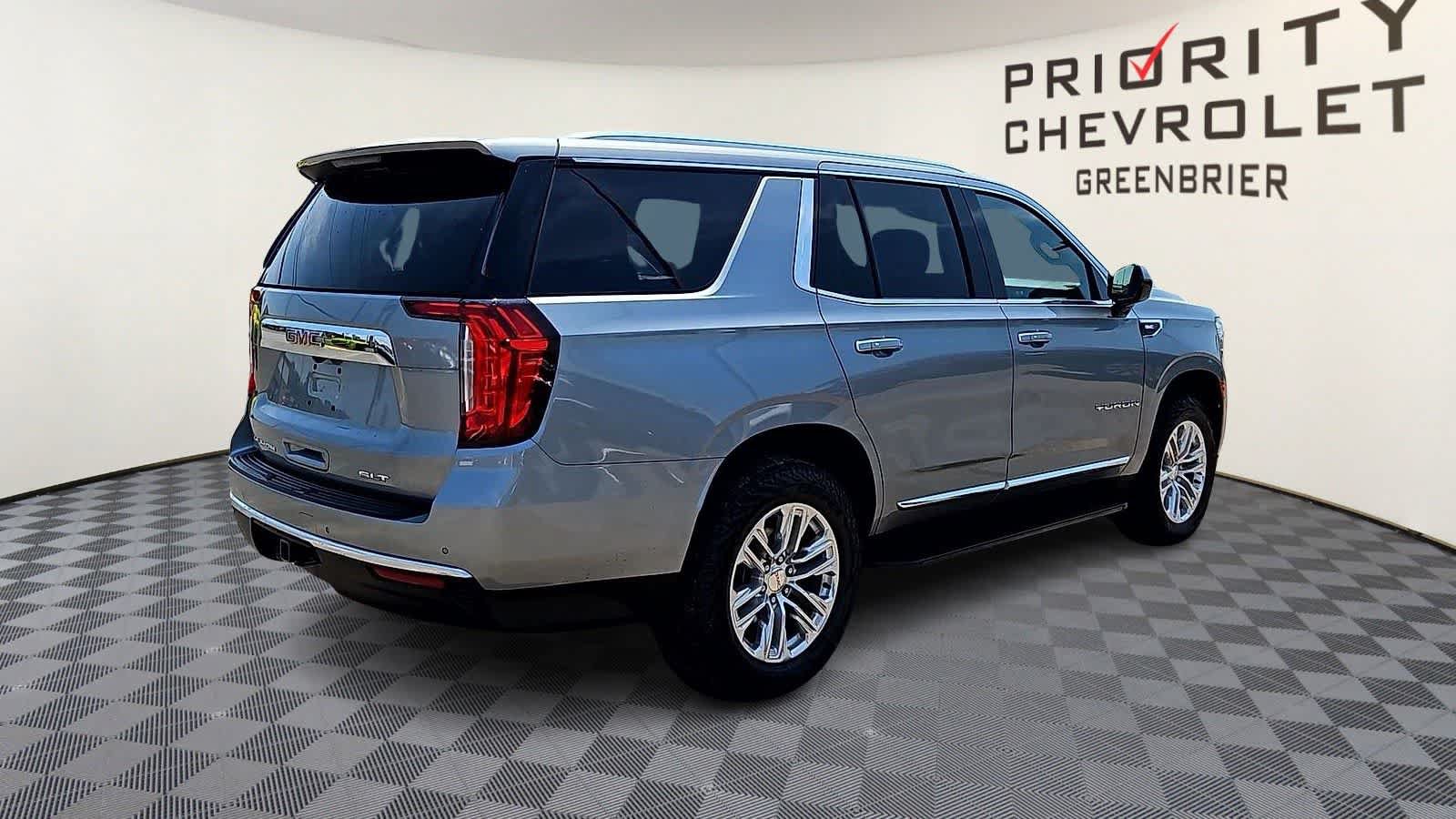 Used 2024 GMC Yukon SLT AWD/4WD image 8
