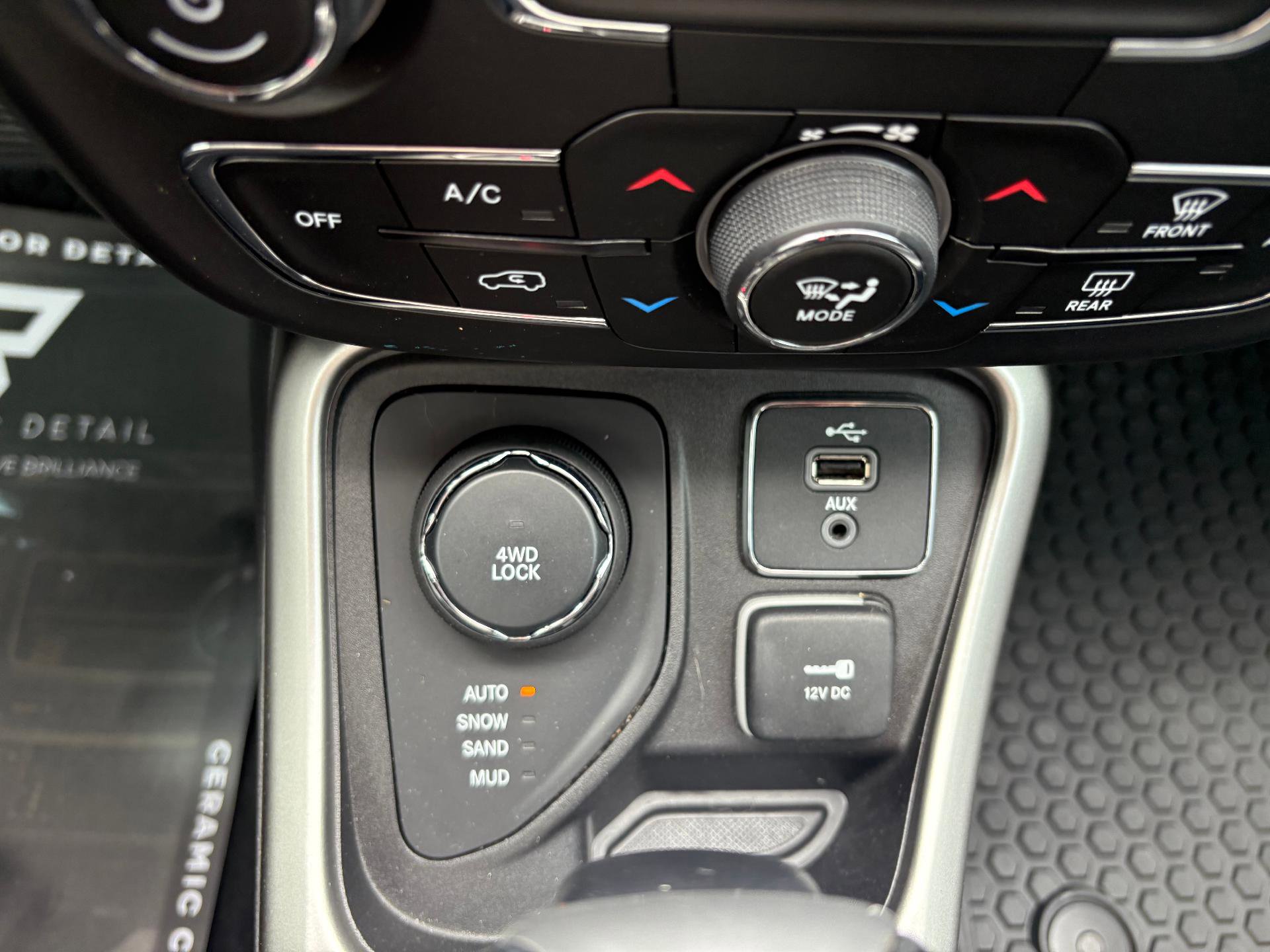 Used 2018 Jeep Compass Latitude w/ Popular Equipment Group image 30