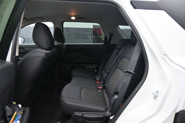 Used 2025 Nissan Pathfinder SV AWD/4WD image 12