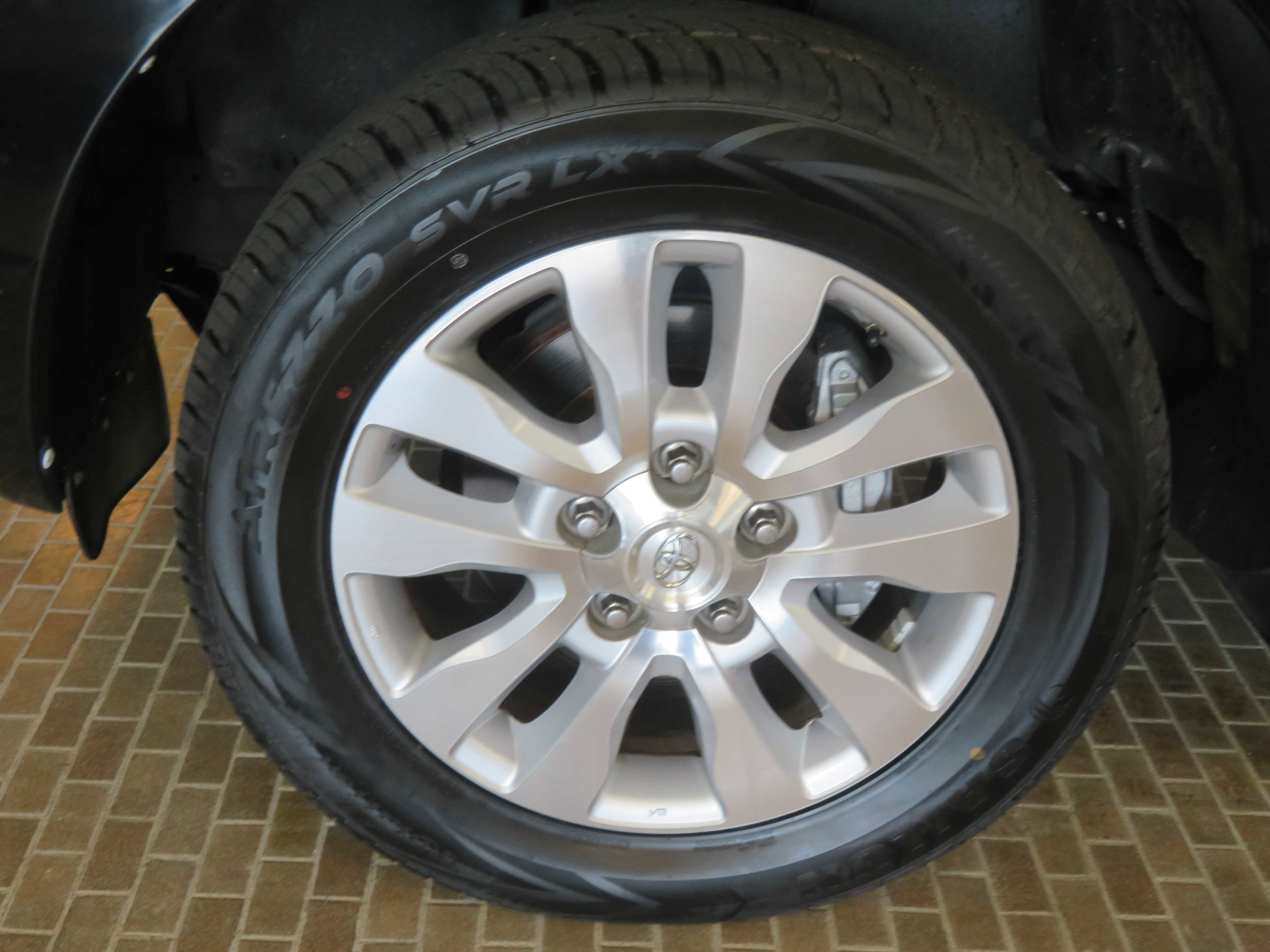 Used 2017 Toyota Sequoia Platinum AWD/4WD image 7
