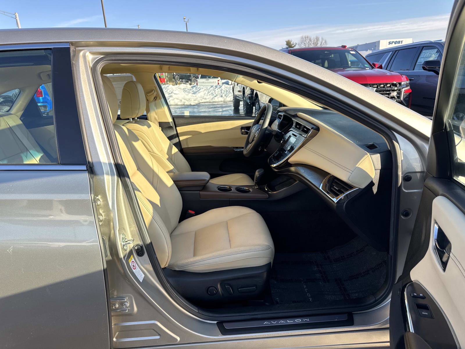 Used 2016 Toyota Avalon Limited w/ Toyota Safety Sense Package image 15