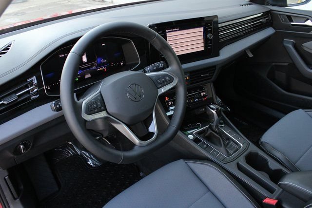 New 2026 Volkswagen Jetta SE FWD image 2