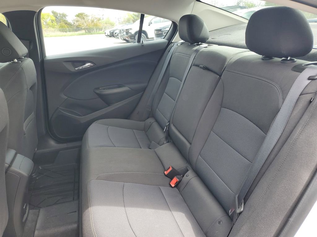 Used 2018 Chevrolet Cruze LT FWD image 24