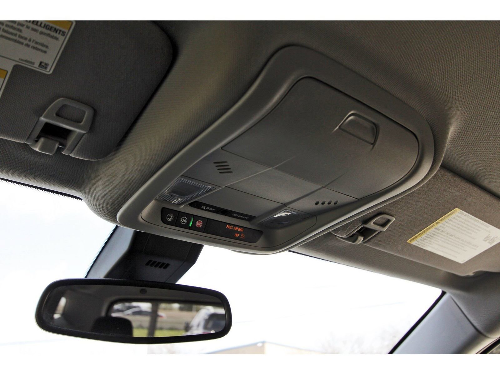 Used 2022 GMC Terrain SLE w/ Driver Convenience Package image 23