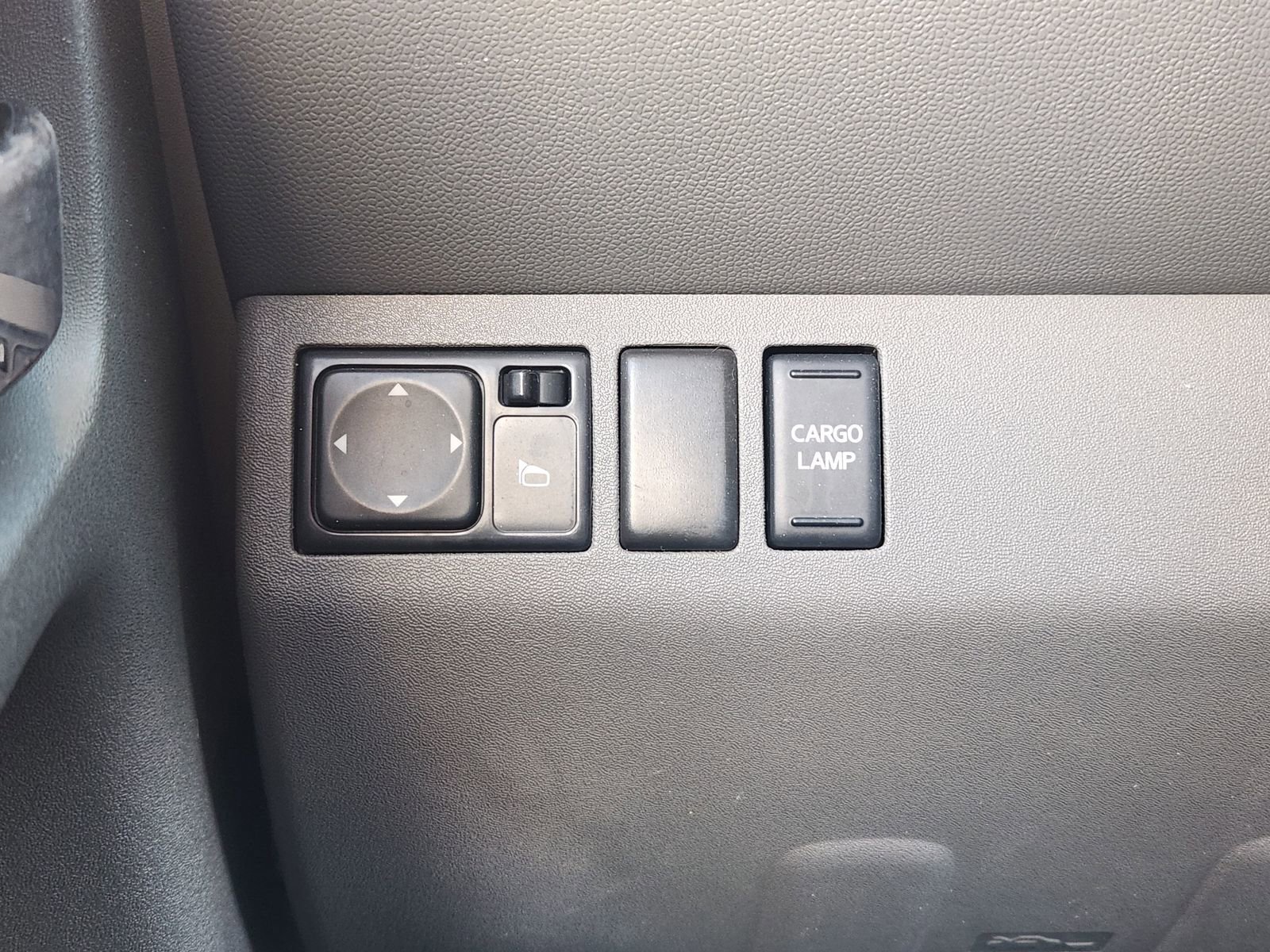 Used 2018 Nissan Frontier SV image 24
