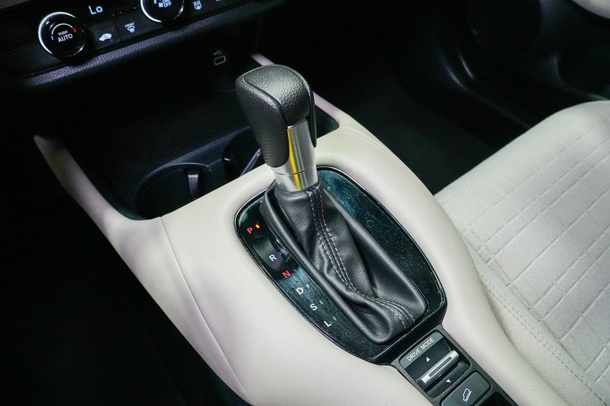 Used 2024 Honda HR-V LX image 15