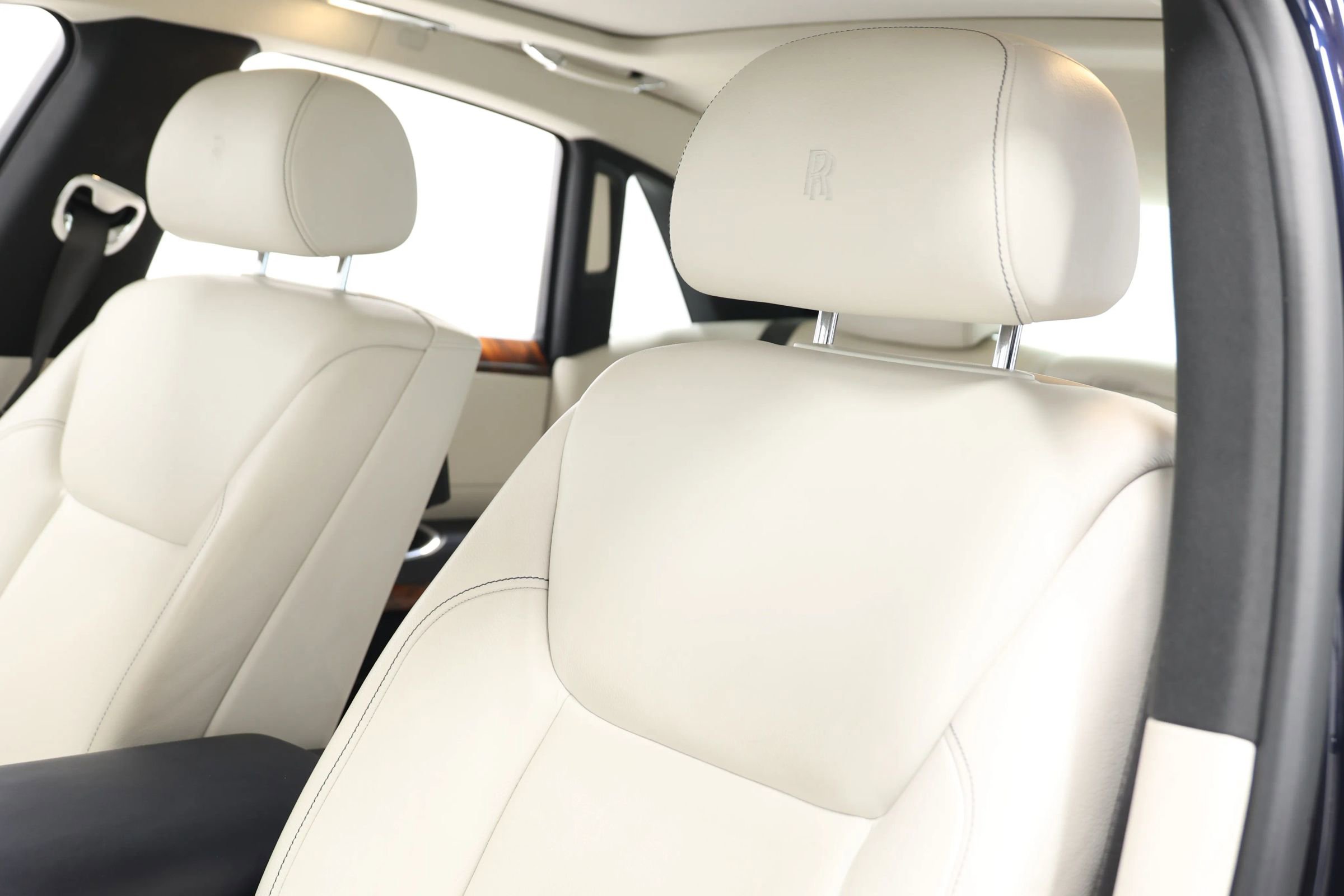 Used 2015 Rolls-Royce Ghost image 17