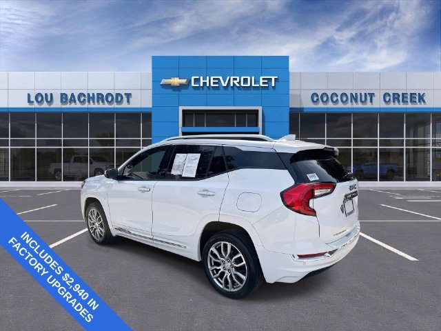 Used 2024 GMC Terrain Denali w/ Denali Premium Package AWD/4WD image 6