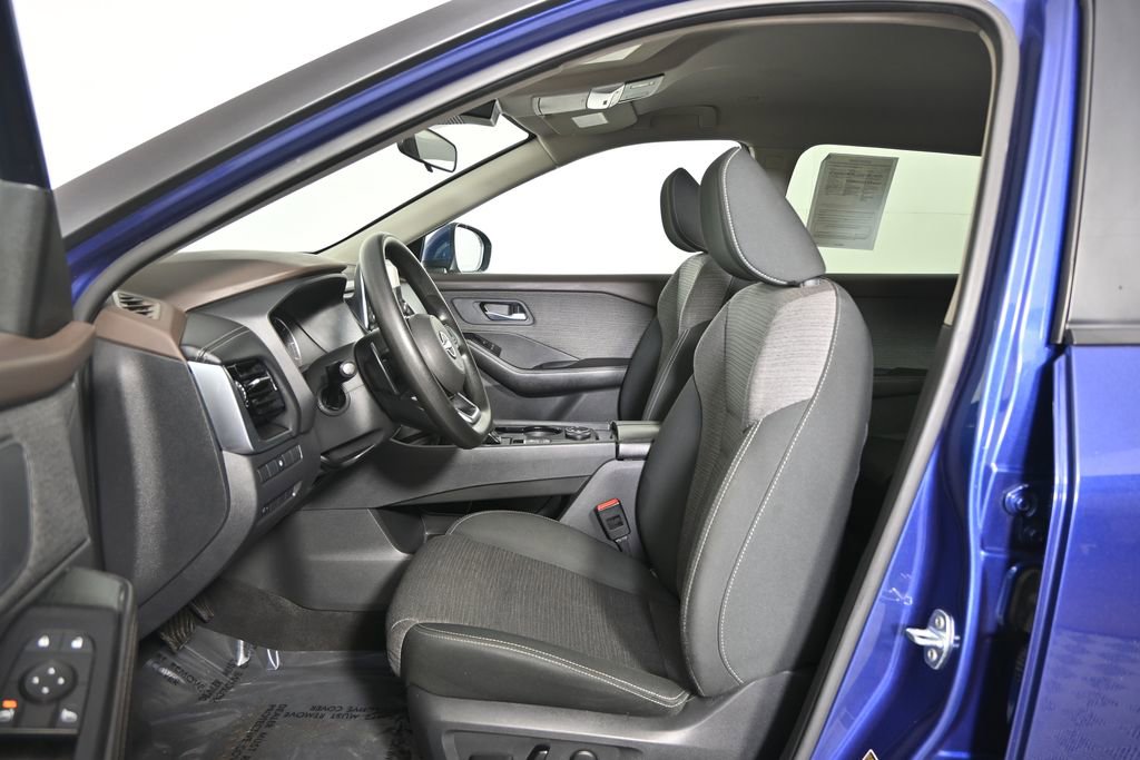 Used 2022 Nissan Rogue SV AWD/4WD image 22