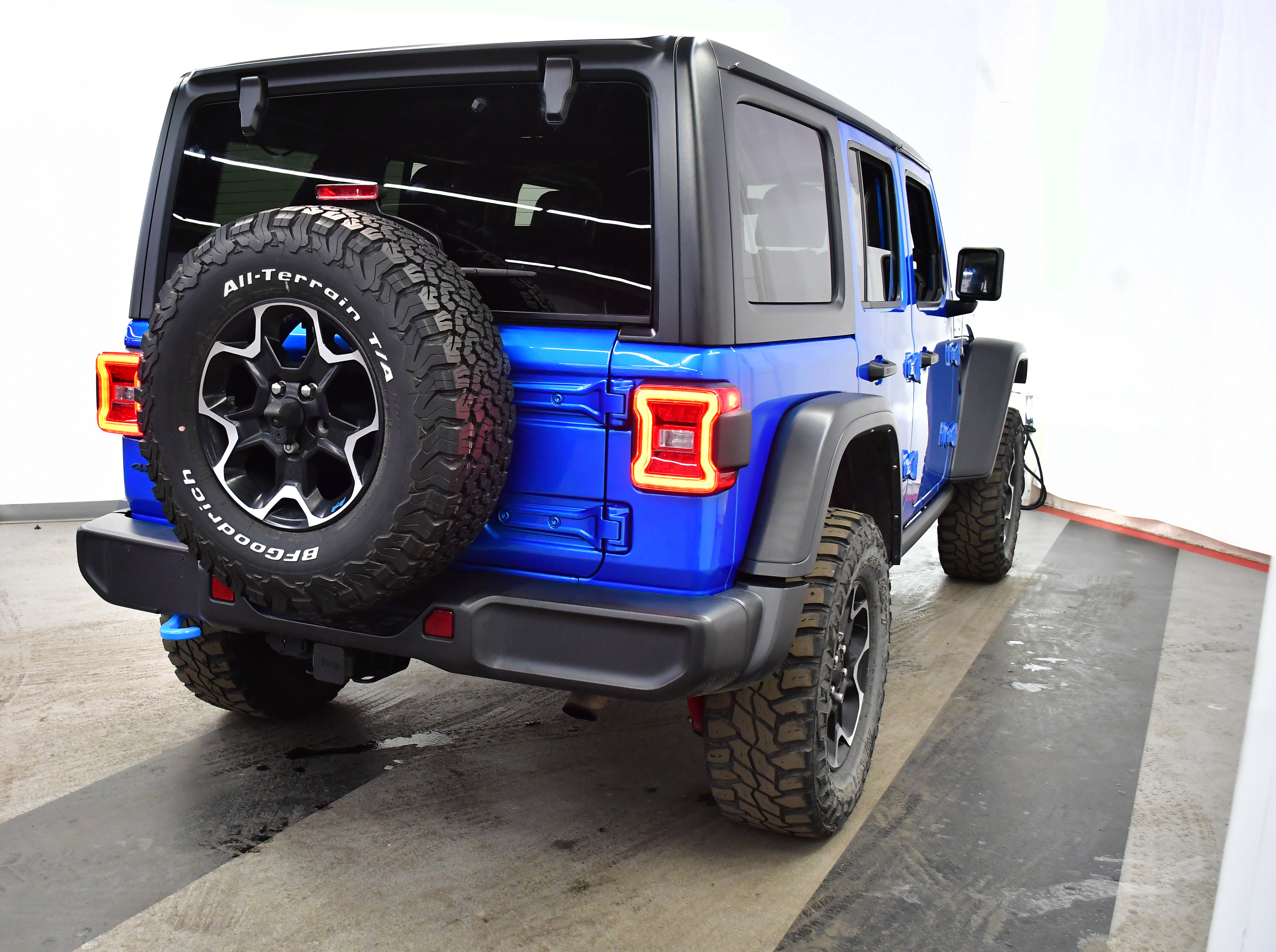 Used 2021 Jeep Wrangler Unlimited Rubicon 4xe w/ Cold Weather Group image 12