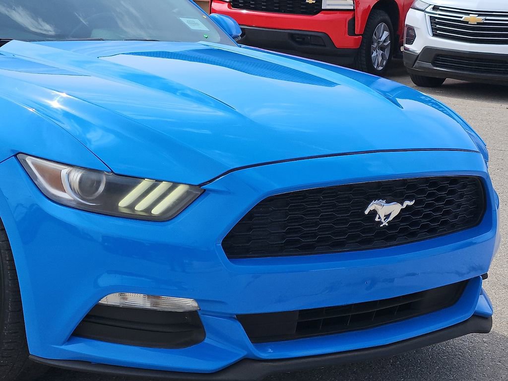 Used 2017 Ford Mustang Coupe RWD image 7
