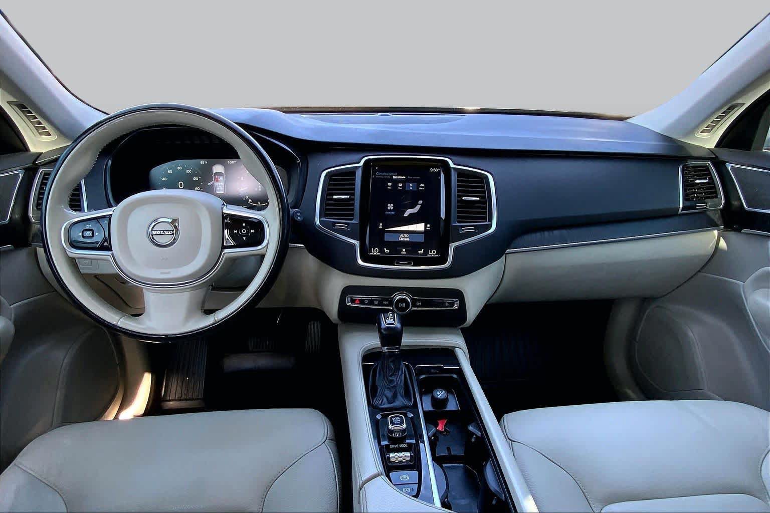 Used 2020 Volvo XC90 T5 Momentum w/ Protection Package Premier FWD image 16