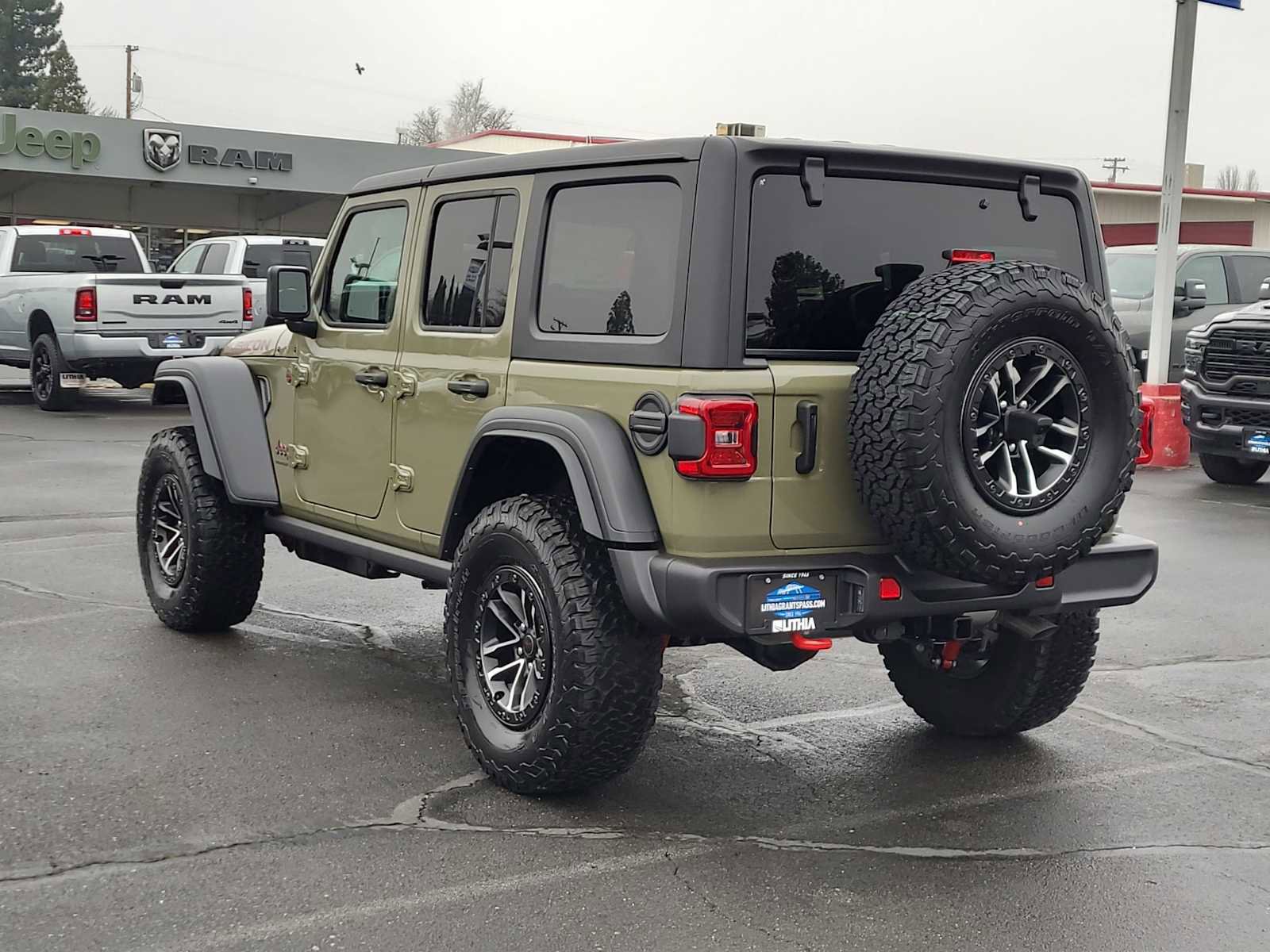 New 2026 Jeep Wrangler Unlimited Rubicon w/ Xtreme 35 Tire Package AWD/4WD image 12