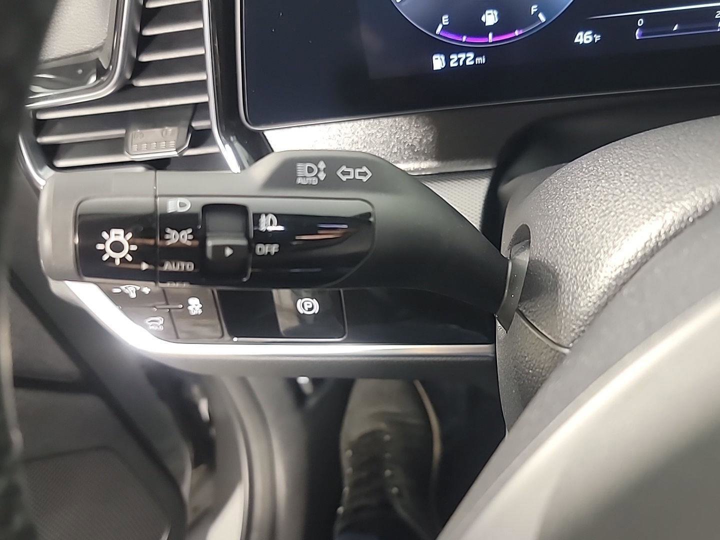 Used 2025 Kia Sportage SX image 28