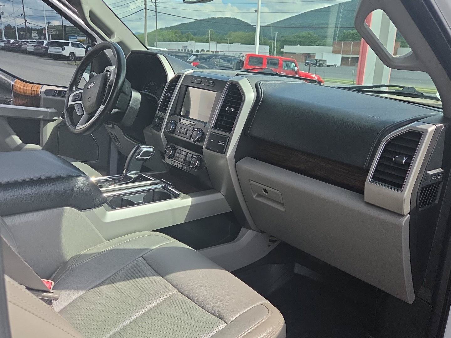 Used 2019 Ford F150 Lariat AWD/4WD image 17