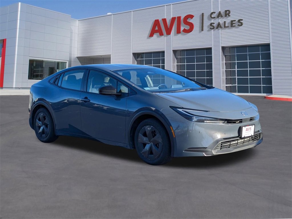 Used 2024 Toyota Prius LE image 9