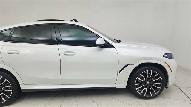 Used 2024 BMW X6 xDrive40i w/ Premium Package image 8